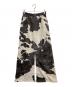 Ameri（アメリ）の古着「COW PATTERN SUEDE LIKE SKIRT　0125209810540」｜ホワイト×グレー