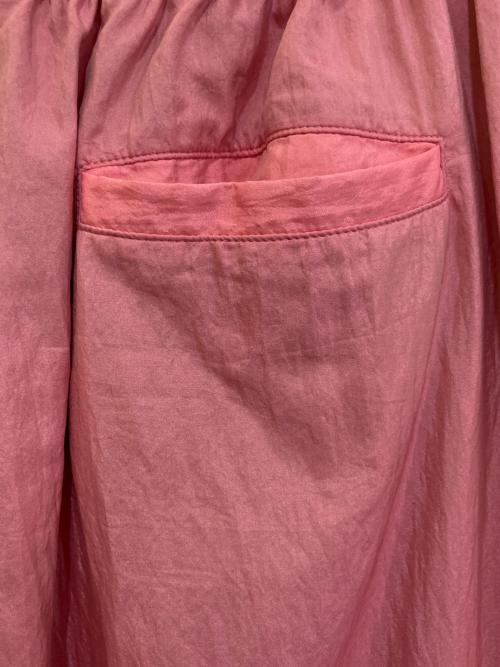 6(ROKU) BEAUTY&YOUTH（ロク ビューティーアンドユース）6(ROKU) BEAUTY&YOUTH (ロク ビューティーアンドユース) NYLON SILK GATHER PANTS ピンク サイズ:38の古着・服飾アイテム