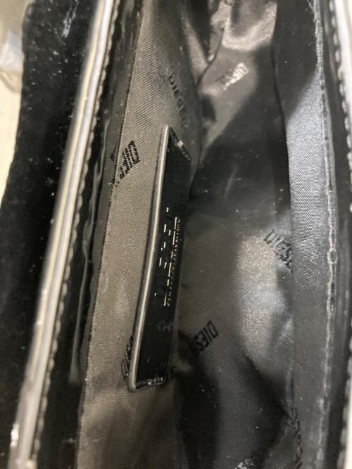DIESEL（ディーゼル）DIESEL (ディーゼル) Play crossbody ブラックの古着・服飾アイテム