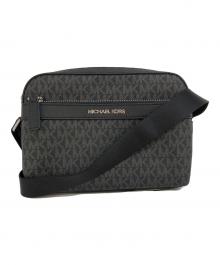 MICHAEL KORS（マイケルコース）の古着「ユーティリティークロスボディショルダーバッグ」｜ブラック
