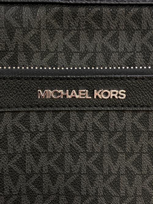 MICHAEL KORS（マイケルコース）MICHAEL KORS (マイケル・コース) ユーティリティークロスボディショルダーバッグ ブラックの古着・服飾アイテム