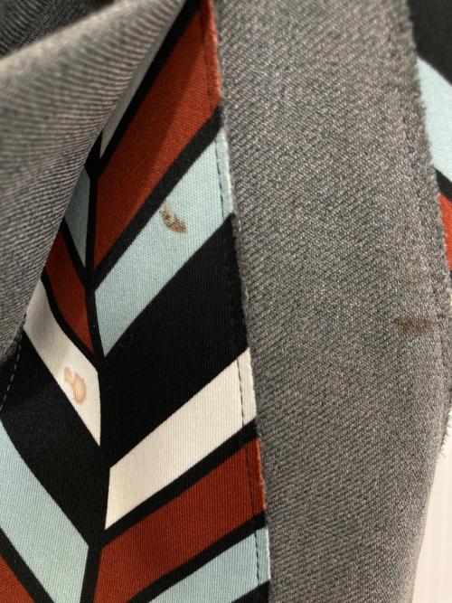ISSEY MIYAKE（イッセイミヤケ）ISSEY MIYAKE (イッセイミヤケ) 切替ボンディングテーラードジャケット　IM54FD501 カーキ サイズ:1の古着・服飾アイテム