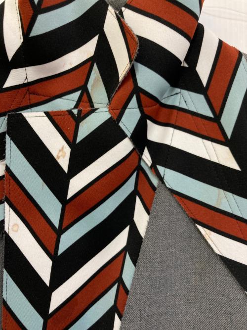 ISSEY MIYAKE（イッセイミヤケ）ISSEY MIYAKE (イッセイミヤケ) 切替ボンディングテーラードジャケット　IM54FD501 カーキ サイズ:1の古着・服飾アイテム