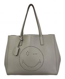 ANYA HINDMARCH（アニヤ・ハインドマーチ）の古着「WINK SMILY LEATHER TOTE BAG」｜グレー