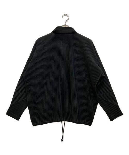 HOMME PLISSE ISSEY MIYAKE（オム プリッセ イッセイ ミヤケ）HOMME PLISSE ISSEY MIYAKE (オム プリッセ イッセイ ミヤケ) MONTHLY COLOR MARCH プリーツジャケット ブラック サイズ:2の古着・服飾アイテム