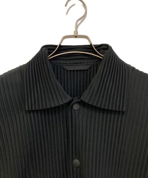 HOMME PLISSE ISSEY MIYAKE（オム プリッセ イッセイ ミヤケ）HOMME PLISSE ISSEY MIYAKE (オム プリッセ イッセイ ミヤケ) MONTHLY COLOR MARCH プリーツジャケット ブラック サイズ:2の古着・服飾アイテム