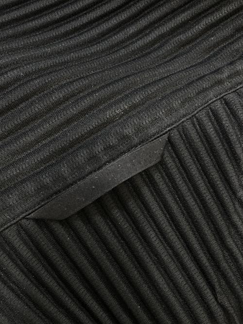HOMME PLISSE ISSEY MIYAKE（オム プリッセ イッセイ ミヤケ）HOMME PLISSE ISSEY MIYAKE (オム プリッセ イッセイ ミヤケ) MONTHLY COLOR MARCH プリーツジャケット ブラック サイズ:2の古着・服飾アイテム