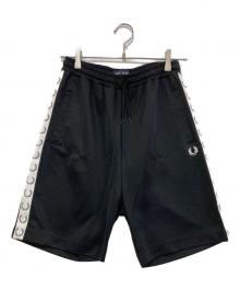 FRED PERRY（フレッドペリー）の古着「ハーフパンツ」｜ブラック