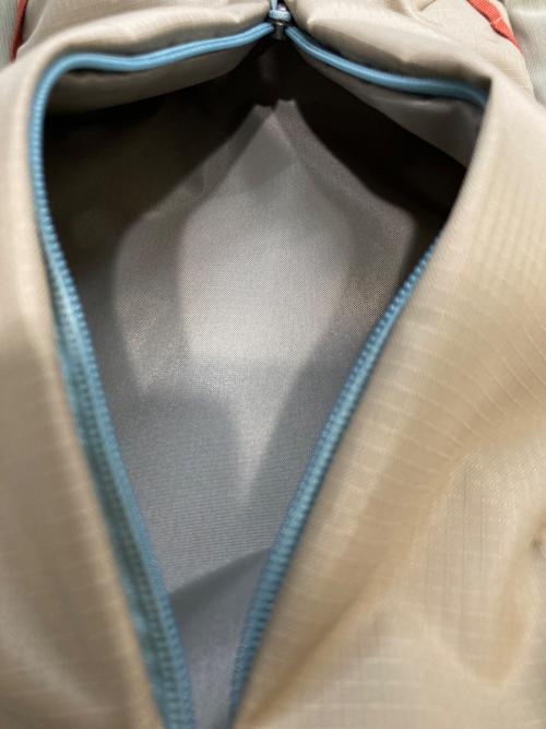 Patagonia（パタゴニア）Patagonia (パタゴニア) レフュジオ・デイパック 26L　47913　 ベージュの古着・服飾アイテム