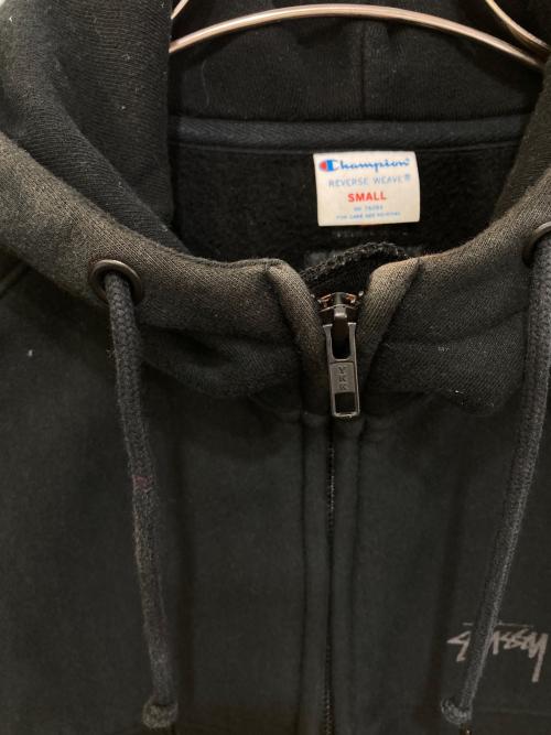 stussy（ステューシー）stussy (ステューシー) Champion (チャンピオン) ジップパーカー　C8-J136 ブラック サイズ:SMALLの古着・服飾アイテム