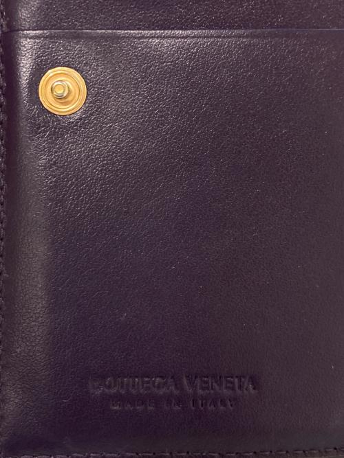 BOTTEGA VENETA（ボッテガベネタ）BOTTEGA VENETA (ボッテガベネタ) マキシ イントレチャート 2つ折り財布 パープルの古着・服飾アイテム