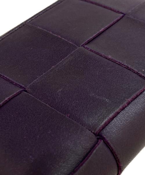 BOTTEGA VENETA（ボッテガベネタ）BOTTEGA VENETA (ボッテガベネタ) マキシ イントレチャート 2つ折り財布 パープルの古着・服飾アイテム