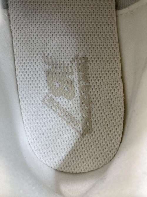 NEW BALANCE（ニューバランス）NEW BALANCE (ニューバランス) ローカットスニーカー　U204L2SZ ベージュ サイズ:24の古着・服飾アイテム