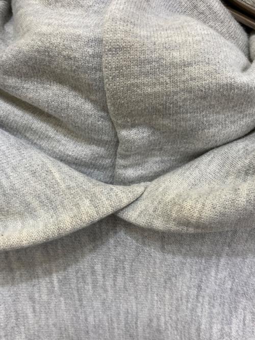 Champion REVERSE WEAVE（チャンピオン リバース ウィーブ）Champion REVERSE WEAVE (チャンピオン リバース ウィーブ) リバースウィーブパーカー グレー サイズ:MEDIUMの古着・服飾アイテム