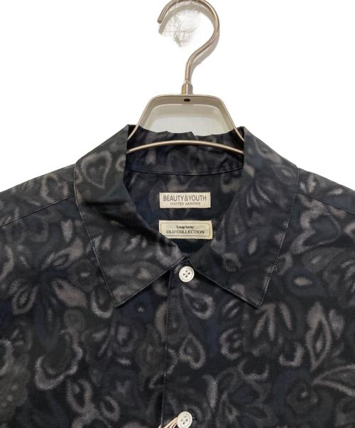 BEAUTY&YOUTH UNITED ARROWS（ビューティーアンドユースユナイテッドアローズ）BEAUTY&YOUTH UNITED ARROWS LONGCHAMP (ロンシャン) 別注 モノトーン フラワー グランデシャツ　1216-199-3087 ブラック サイズ:M 未使用品の古着・服飾アイテム