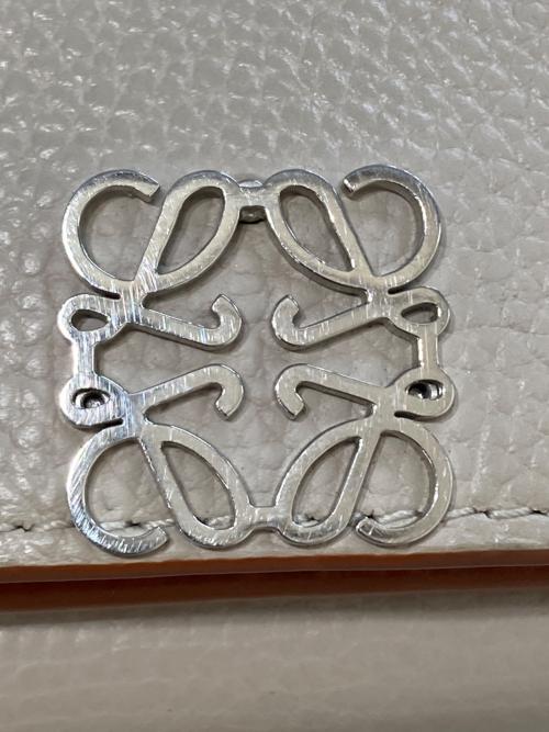 LOEWE（ロエベ）LOEWE (ロエベ) アナグラム トライフォールド ウォレット C821TR2X02 グレー×ブラウンの古着・服飾アイテム