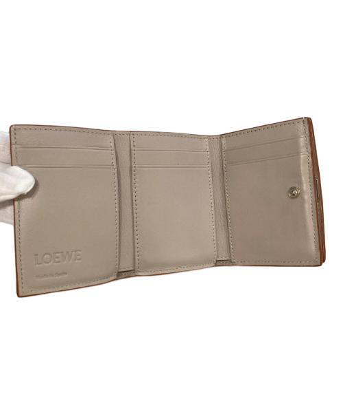 LOEWE（ロエベ）LOEWE (ロエベ) アナグラム トライフォールド ウォレット C821TR2X02 グレー×ブラウンの古着・服飾アイテム