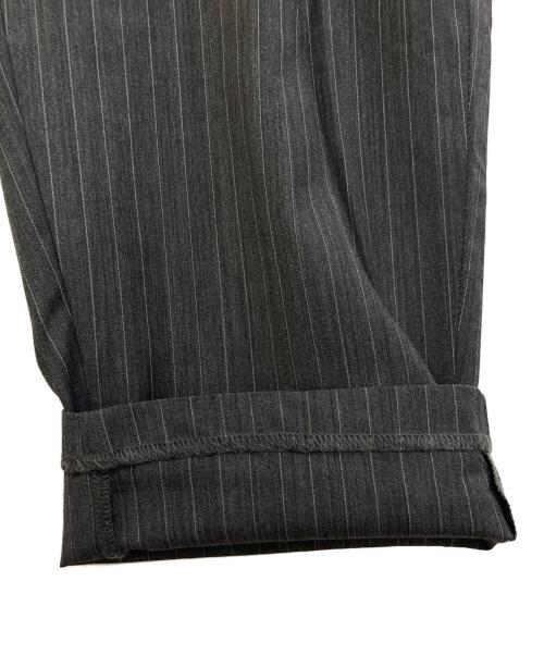 Dickies（ディッキーズ）Dickies (ディッキーズ) BEAUTY&YOUTH (ビューティーアンドユース) 別注PIN STRIPE 9/10 LENGTH PANTS グレー サイズ:Mの古着・服飾アイテム