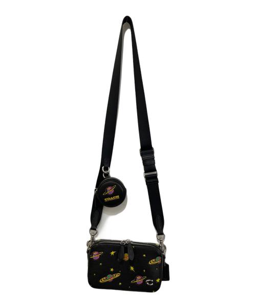COACH（コーチ）COACH (コーチ) 【コズミック】 コーチ チャーター スリム クロスボディ・プラネット プリント　CN622 ブラックの古着・服飾アイテム