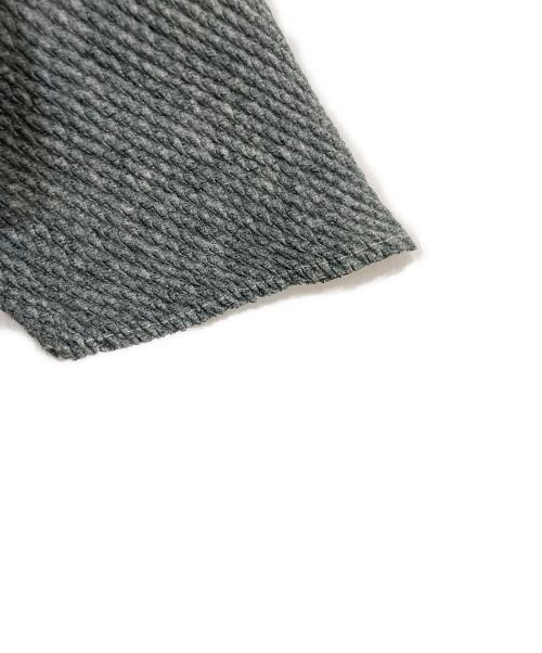 ISSEY MIYAKE（イッセイミヤケ）ISSEY MIYAKE (イッセイミヤケ) プリーツＴシャツ　PP68FK807 グレー サイズ:3の古着・服飾アイテム