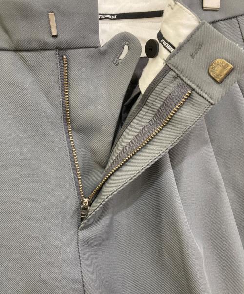 ATTACHMENT（アタッチメント）ATTACHMENT (アタッチメント) アタッチメント アモッサPeサージ ワイドジョッパーズ パンツ グレー サイズ:3の古着・服飾アイテム
