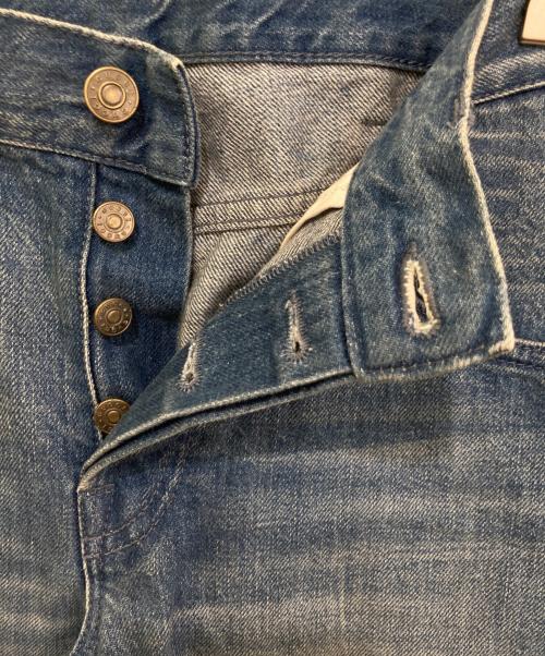 GUCCI（グッチ）GUCCI (グッチ) ストロベリー刺繍ボタンフライデニムパンツ 557960 XDAH0 インディゴ サイズ:22の古着・服飾アイテム
