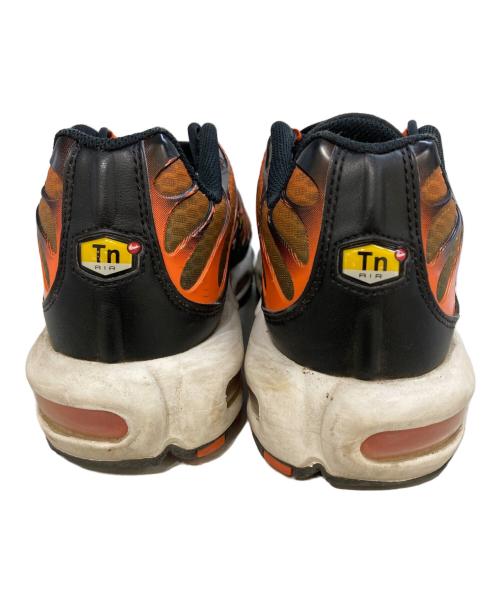 NIKE（ナイキ）NIKE (ナイキ) AIR MAX PLUS SAFETY ORANGE/UNIVERSITY GOLD-BLACK　DM0032-800 オレンジ×ブラック サイズ:26.5の古着・服飾アイテム