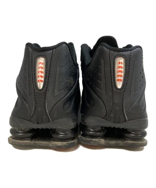 NIKE（ナイキ）NIKE (ナイキ) SHOX R4 BLACK　AR3565-004 ブラック サイズ:27の古着・服飾アイテム
