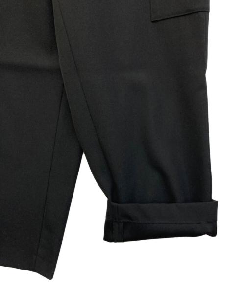 ATON（エイトン）ATON (エイトン) BACK SATIN FIELD CARGO PANTS ブラック サイズ:4の古着・服飾アイテム