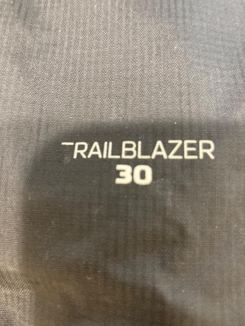 SALOMON（サロモン）SALOMON (サロモン) TRAIL BLAZER 30L ブラックの古着・服飾アイテム