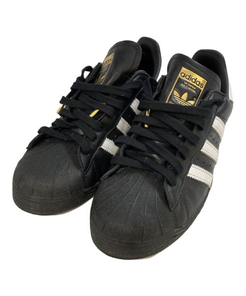 adidas（アディダス）adidas (アディダス) SUPERSTAR 82 GTX atmos“GID-SNK” CBLACK/FTWWHT/GOLDMT　ID3265 ブラック サイズ:270の古着・服飾アイテム