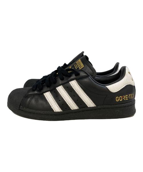 adidas（アディダス）adidas (アディダス) SUPERSTAR 82 GTX atmos“GID-SNK” CBLACK/FTWWHT/GOLDMT　ID3265 ブラック サイズ:270の古着・服飾アイテム