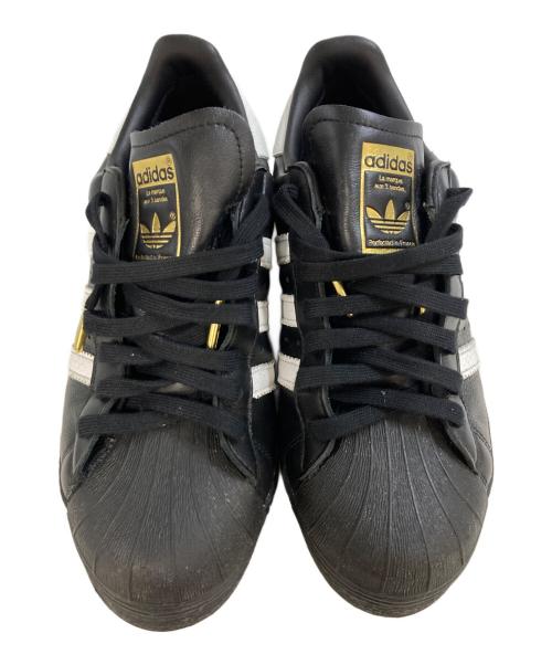 adidas（アディダス）adidas (アディダス) SUPERSTAR 82 GTX atmos“GID-SNK” CBLACK/FTWWHT/GOLDMT　ID3265 ブラック サイズ:270の古着・服飾アイテム