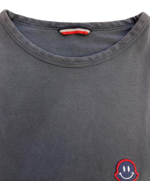 MONCLER（モンクレール）MONCLER (モンクレール) スマイルワッペンTシャツ　C10918019000 ネイビー サイズ:Mの古着・服飾アイテム