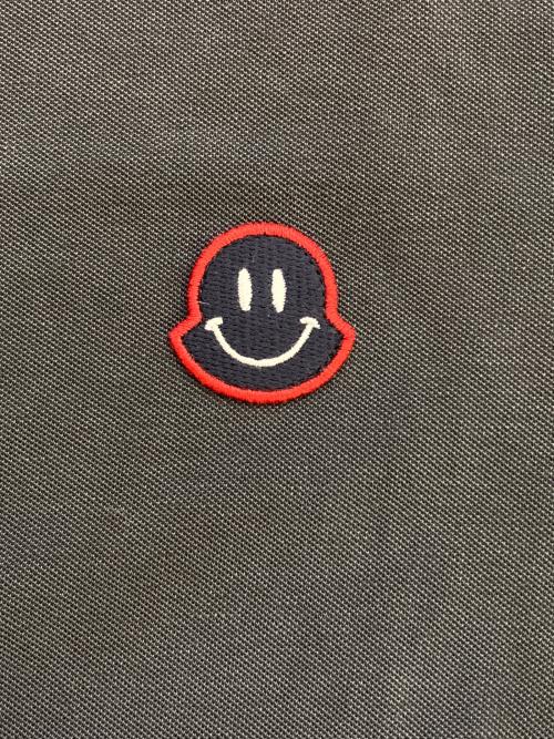 MONCLER（モンクレール）MONCLER (モンクレール) スマイルワッペンTシャツ　C10918019000 ネイビー サイズ:Mの古着・服飾アイテム