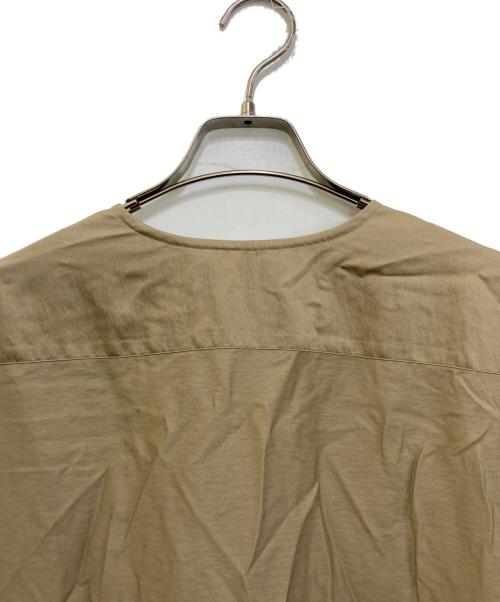 REVERBERRTE（リヴァーベレイト）REVERBERRTE (リヴァーベレイト) PULLOVER LONG SHIRT　REV-25SS-SH06 ベージュ サイズ:2の古着・服飾アイテム