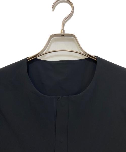 DESCENTE（デサント）DESCENTE (デサント) PERFORATED INSULATION SHIRT　DAMLGC22 ブラック サイズ:Lの古着・服飾アイテム