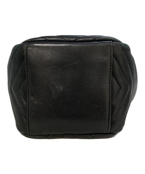 Saint Laurent Paris（サンローランパリ）Saint Laurent Paris (サンローランパリ) ジョー マテラッセ シェブロン レザー ミニ バケットバッグ　GUE701631 ブラックの古着・服飾アイテム