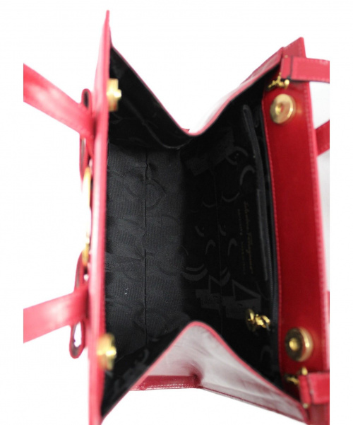Salvatore Ferragamo（サルヴァトーレ フェラガモ）Salvatore Ferragamo (サルヴァトーレ フェラガモ) ヴァラリボン2WAYバッグ レッド サイズ:下記参照 AQ-214178　イタリア製の古着・服飾アイテム