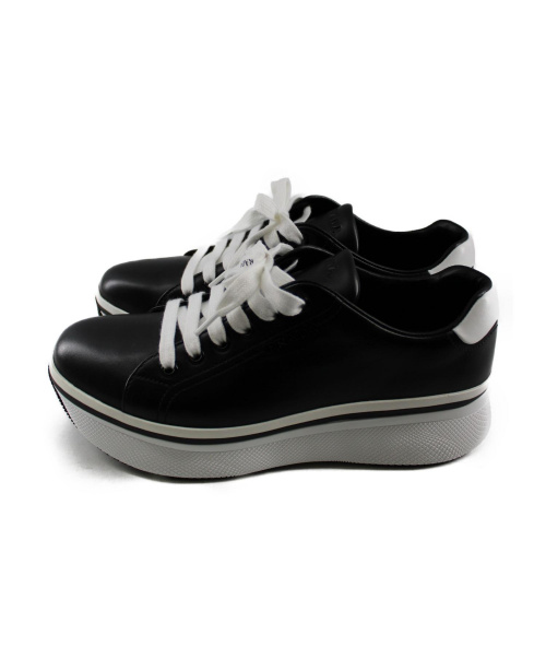 PRADA（プラダ）PRADA (プラダ) ツートンカラースニーカー ブラック×ホワイト サイズ:38.5 未使用品 1E5571　箱付の古着・服飾アイテム