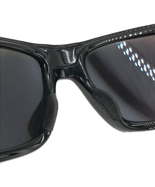 OAKLEY（オークリー）OAKLEY (オークリー) タービンサングラス ブラック×ブルー サイズ:SIZE 65□17の古着・服飾アイテム