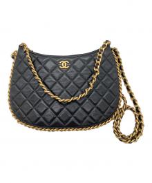 CHANEL（シャネル）の古着「ラージホーボーバッグ」｜ブラック×ゴールド