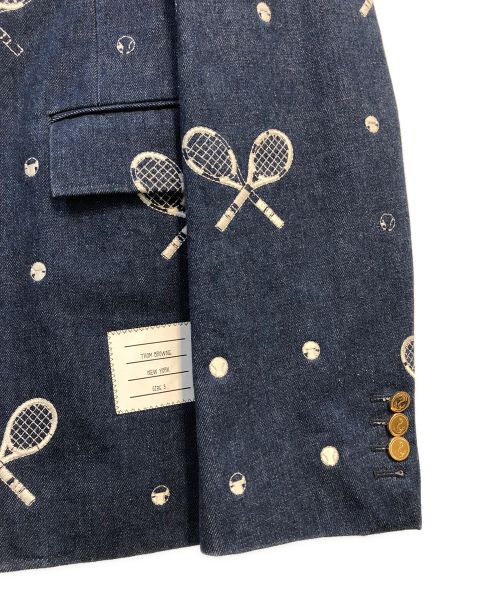 Thom Browne（トムブラウン）Thom Browne (トムブラウン) 刺繍デニムテーラードジャケット インディゴ サイズ:SIZE 3の古着・服飾アイテム