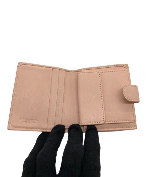 BOTTEGA VENETA（ボッテガベネタ）BOTTEGA VENETA (ボッテガベネタ) イントレチャート2つ折り財布 ピンクの古着・服飾アイテム