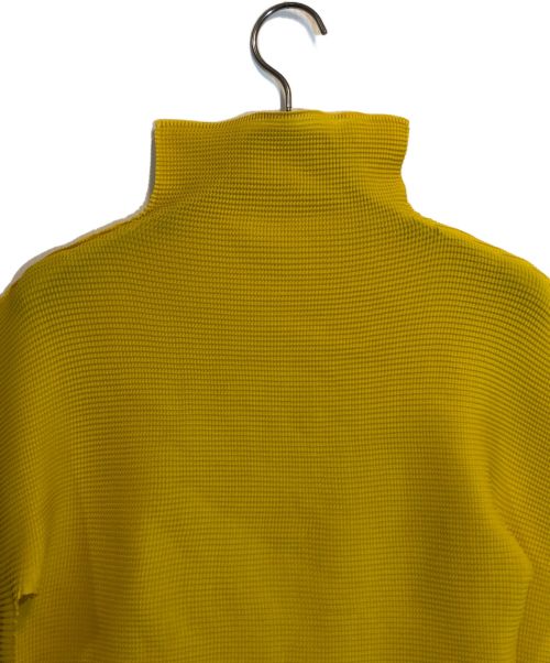 ISSEY MIYAKE me（イッセイ ミヤケ ミー）ISSEY MIYAKE me (イッセイ ミヤケ ミー) プリーツカットソー イエロー サイズ:-の古着・服飾アイテム