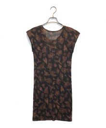 ISSEY MIYAKE（イッセイミヤケ）の古着「プリーツノースリーブワンピース」｜ブラウン