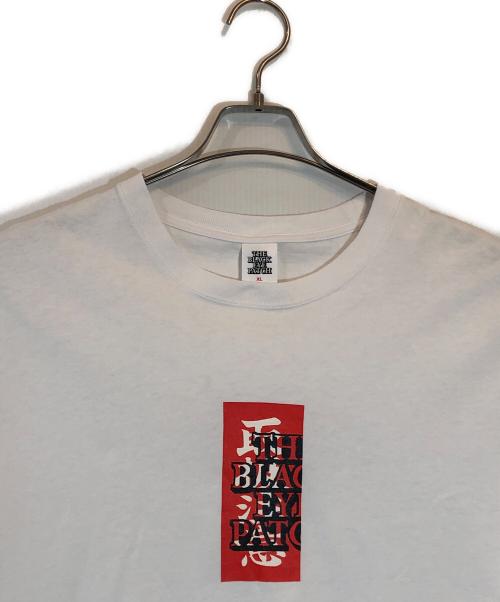 THE BLACK EYE PATCH（ブラックアイパッチ）THE BLACK EYE PATCH (ブラックアイパッチ) 取扱注意プリントカットソー ホワイト サイズ:SIZE XLの古着・服飾アイテム