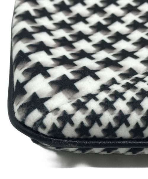 JIMMY CHOO（ジミーチュウ）JIMMY CHOO (ジミーチュウ) クラッチバッグ ブラック サイズ:下記参照の古着・服飾アイテム