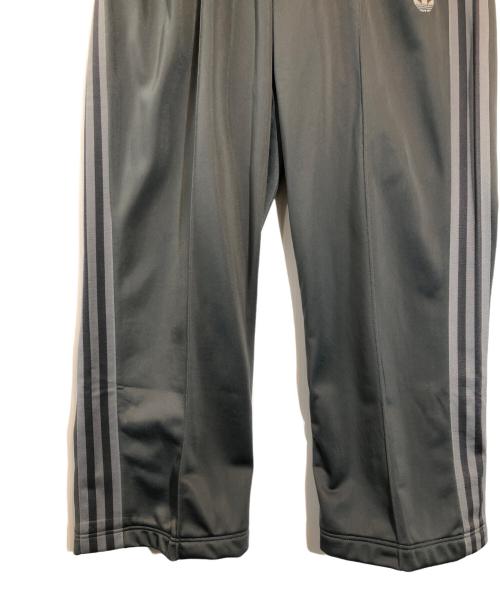 adidas（アディダス）adidas (アディダス) JOURNAL STANDARD (ジャーナルスタンダード) Exclusive BB TRACKPANT グレー サイズ:SIZE L 未使用品の古着・服飾アイテム