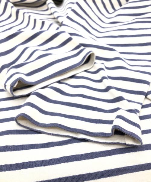 COMOLI（コモリ）COMOLI (コモリ) ボートネックボーダーカットソー ホワイト サイズ:3の古着・服飾アイテム